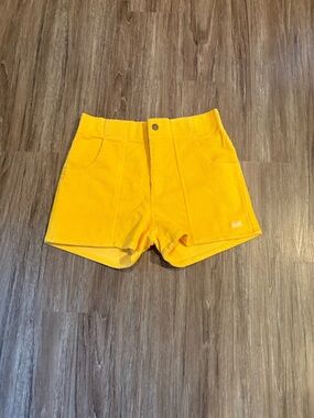 Elastic waistband Women's High-Waist Yellow Corduroy Shorts
